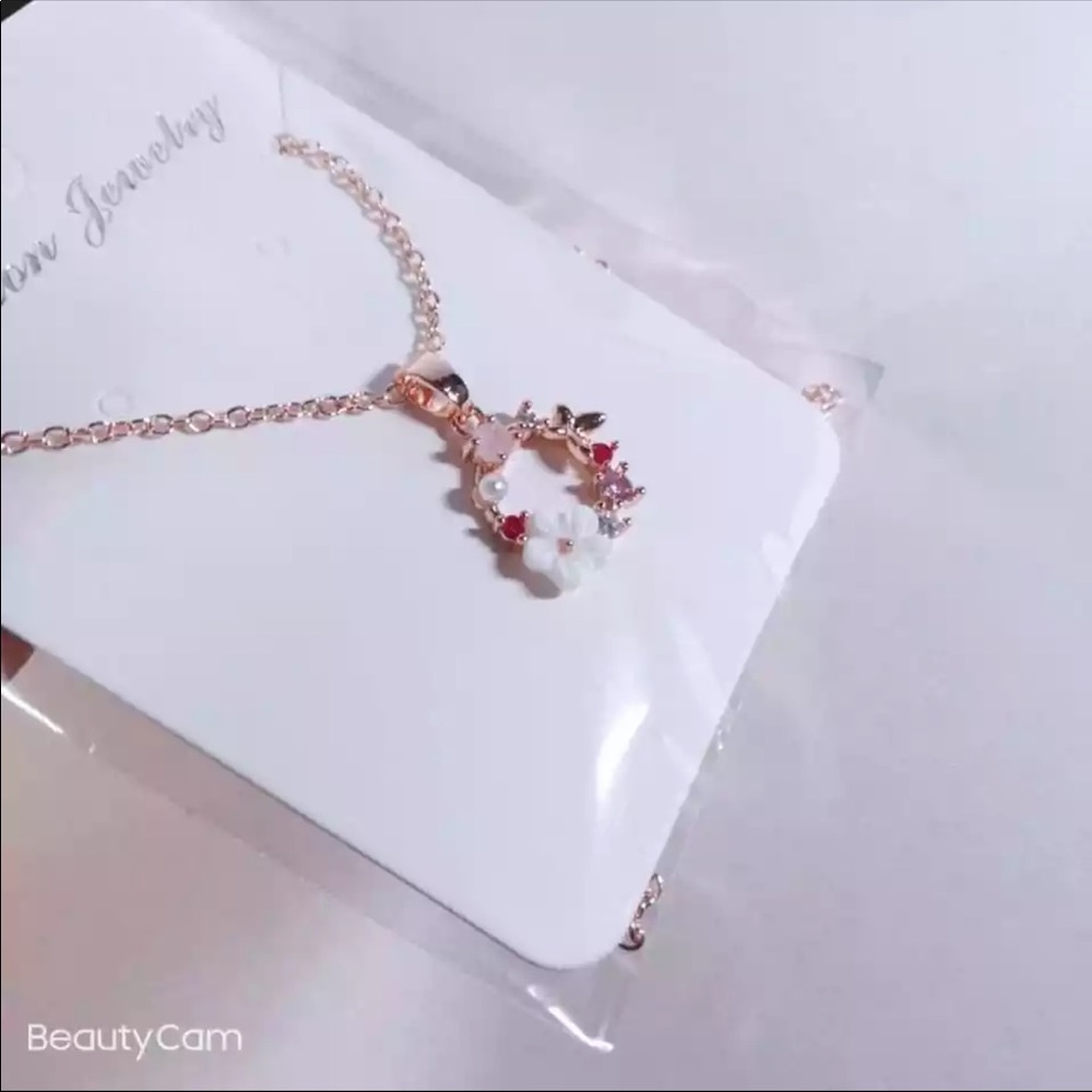 New Zircon Crystal Pearl Shell Garland Necklace - Picture 3 of 5